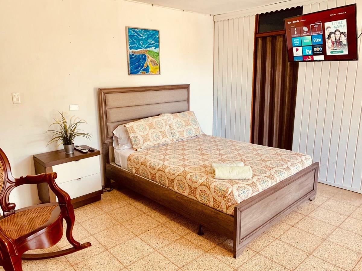 The Hill Inn At Arecibo 681 Ocean Drive Bilik gambar